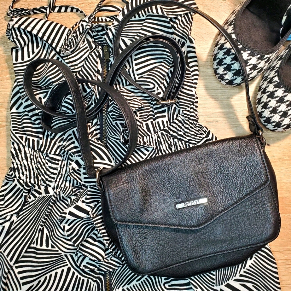 ROOTS Small Crossbody Purse